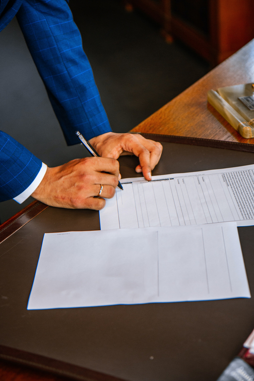 Lawyer for Roofing Contract