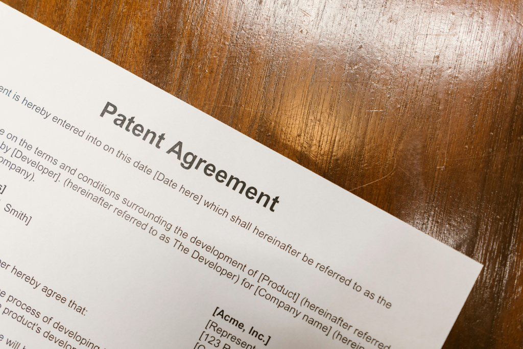 ContractsCounsel Licensing IP